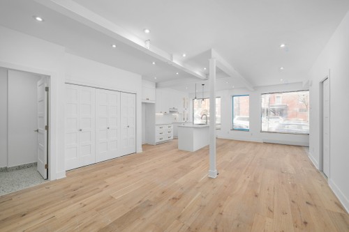 Salon - 352 Boul. St-Joseph O., Montréal (Le Plateau-Mont-Royal), QC - Indoor Photo Showing Other Room
