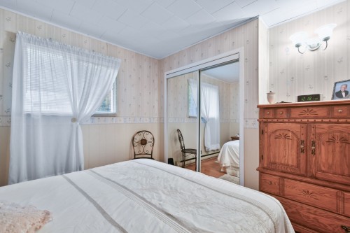 Master Bedroom - 1975 Rue De La Villa-Des-Pins, Sainte-Julienne, QC - Indoor Photo Showing Bedroom
