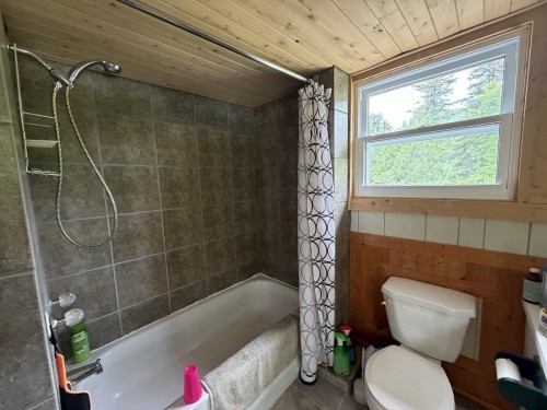 Bathroom - 42 Ch. D'Escuminac N.-E., Escuminac, QC - Indoor Photo Showing Bathroom