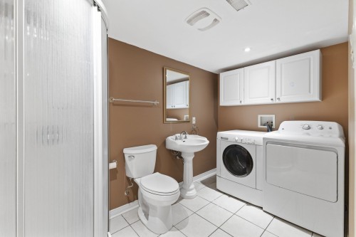 Bathroom - 40 Rue Jean-De La Fontaine, Gatineau (Aylmer), QC - Indoor Photo Showing Laundry Room