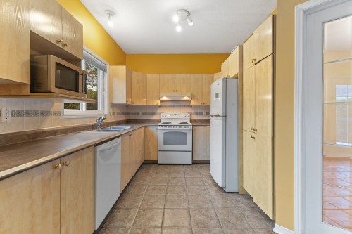 Kitchen - 40 Rue Jean-De La Fontaine, Gatineau (Aylmer), QC - Indoor Photo Showing Kitchen With Double Sink