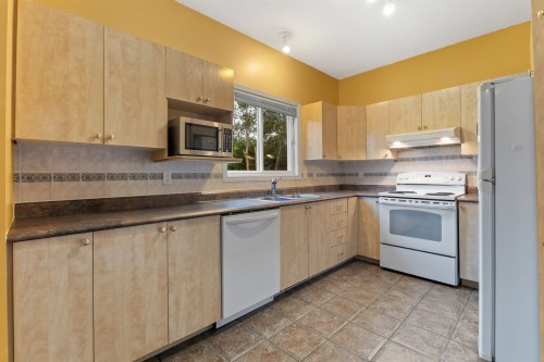 Kitchen - 40 Rue Jean-De La Fontaine, Gatineau (Aylmer), QC - Indoor Photo Showing Kitchen With Double Sink