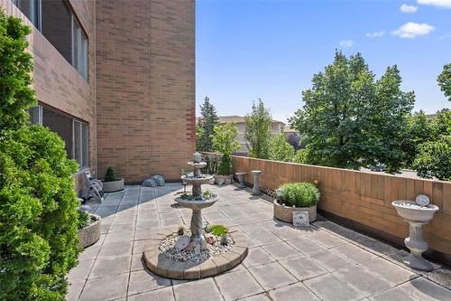 201-85 Swindon Way, Winnipeg, MB - Outdoor