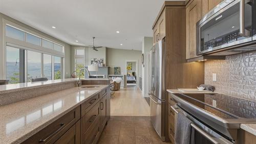 8964 Davidson Place, Vernon, BC - Indoor Photo Showing Kitchen With Upgraded Kitchen