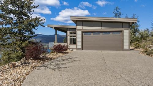 8964 Davidson Place, Vernon, BC - Outdoor
