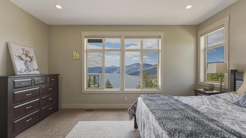 8964 Davidson Place, Vernon, BC - Indoor Photo Showing Bedroom
