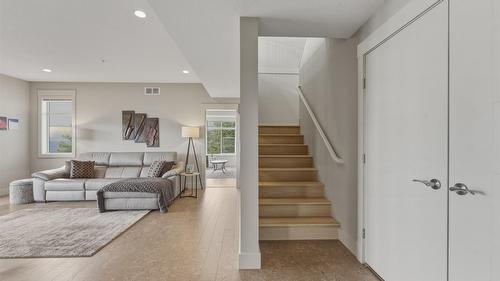 8964 Davidson Place, Vernon, BC - Indoor