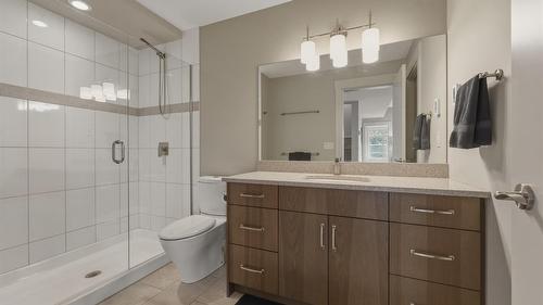 8964 Davidson Place, Vernon, BC - Indoor Photo Showing Bathroom