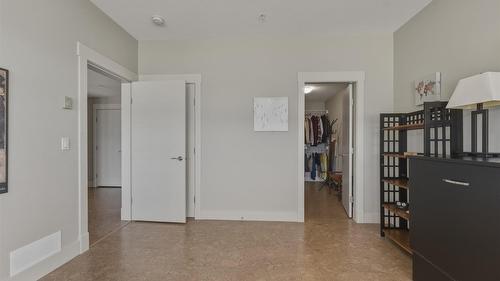 8964 Davidson Place, Vernon, BC - Indoor Photo Showing Other Room