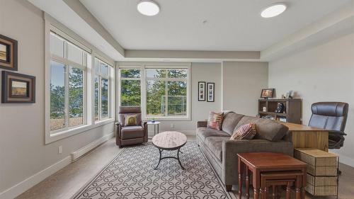 8964 Davidson Place, Vernon, BC - Indoor Photo Showing Other Room
