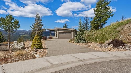 8964 Davidson Place, Vernon, BC - Outdoor