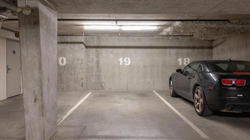 401-265 Froelich Road, Kelowna, BC - Indoor Photo Showing Garage