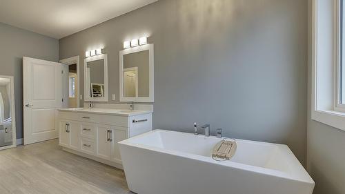 2383 Hawks Boulevard, West Kelowna, BC - Indoor Photo Showing Bathroom