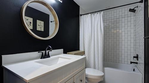 2383 Hawks Boulevard, West Kelowna, BC - Indoor Photo Showing Bathroom