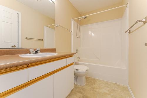 20-1920 Hugh Allan Drive, Kamloops, BC - Indoor Photo Showing Bathroom