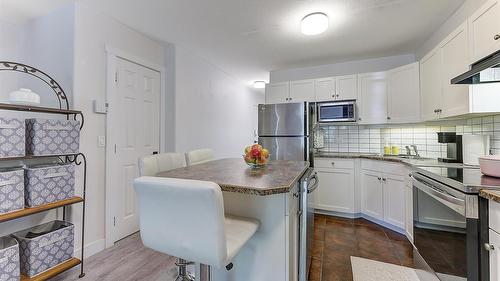 113-1390 Dilworth Crescent, Kelowna, BC - Indoor Photo Showing Other Room