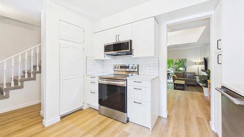 162-1995 Burtch Road, Kelowna, BC - Indoor Photo Showing Kitchen