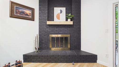 162-1995 Burtch Road, Kelowna, BC - Indoor With Fireplace
