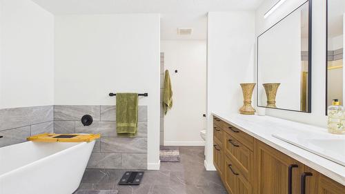 162-1995 Burtch Road, Kelowna, BC - Indoor Photo Showing Bathroom