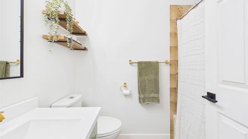 162-1995 Burtch Road, Kelowna, BC - Indoor Photo Showing Bathroom