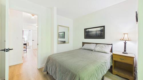 162-1995 Burtch Road, Kelowna, BC - Indoor Photo Showing Bedroom