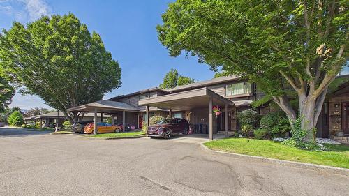 162-1995 Burtch Road, Kelowna, BC - Outdoor