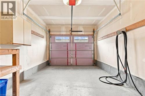 5065 Serena Drive, Beamsville, ON - Indoor Photo Showing Garage