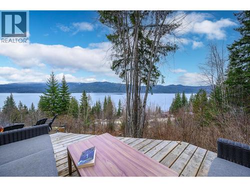 One Full Hook up for RV PLUS... additional land for parking - 6474 Deer Run Road Lot# 11, Magna Bay, BC 