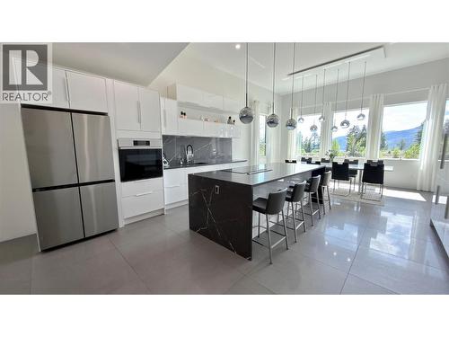 155 Caitlin Road, Christina Lake, BC - Indoor Photo Showing Kitchen