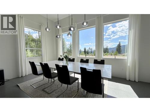 155 Caitlin Road, Christina Lake, BC - Indoor Photo Showing Dining Room