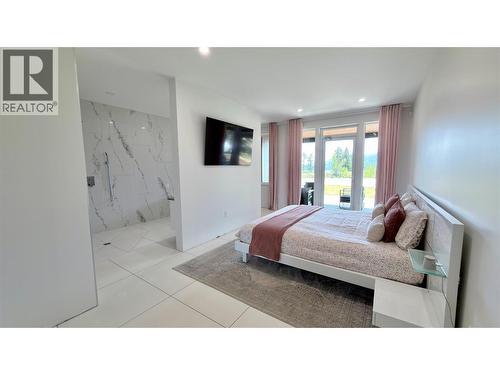 155 Caitlin Road, Christina Lake, BC - Indoor Photo Showing Bedroom