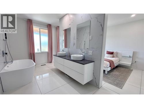 155 Caitlin Road, Christina Lake, BC - Indoor Photo Showing Bathroom