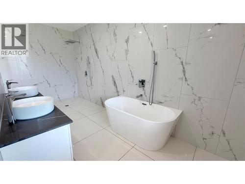 155 Caitlin Road, Christina Lake, BC - Indoor Photo Showing Bathroom