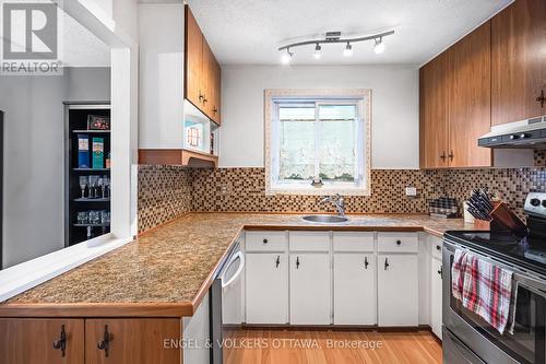 10 Estelle Crescent, Ottawa, ON - Indoor Photo Showing Kitchen