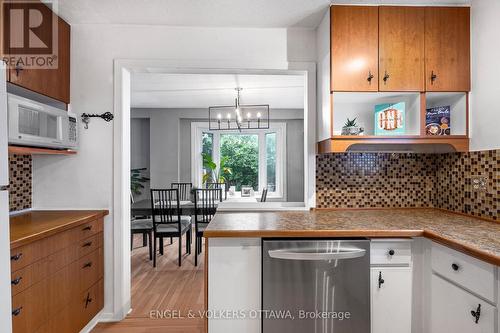 10 Estelle Crescent, Ottawa, ON - Indoor Photo Showing Kitchen