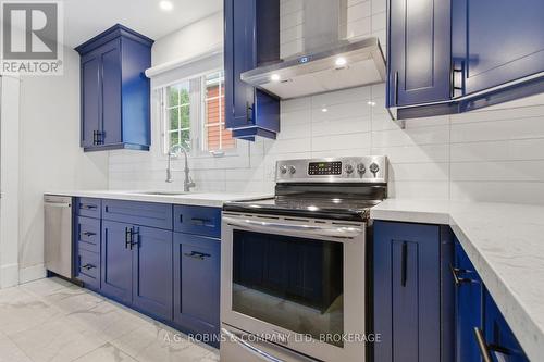 6345 Barker Street, Niagara Falls (Dorchester), ON - Indoor Photo Showing Kitchen