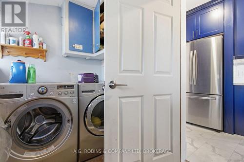 Mudroom/laundry off kitchen on the main floor - 6345 Barker Street, Niagara Falls (Dorchester), ON - Indoor Photo Showing Laundry Room