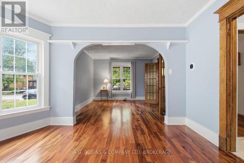 6345 Barker Street, Niagara Falls (Dorchester), ON - Indoor Photo Showing Other Room