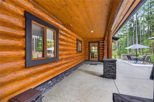 1258 Barr Dr, Merville, BC 