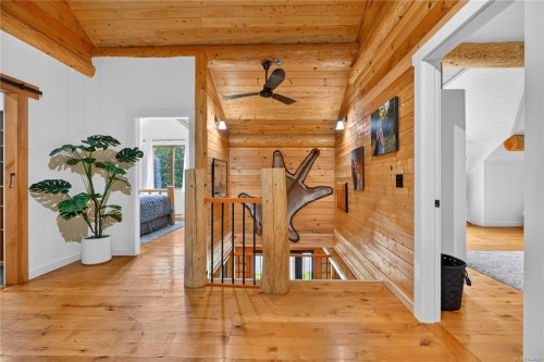 1258 Barr Dr, Merville, BC 