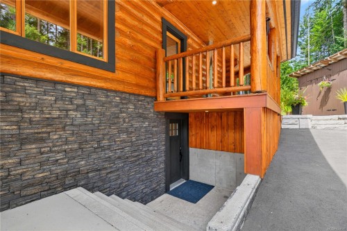 1258 Barr Dr, Merville, BC 