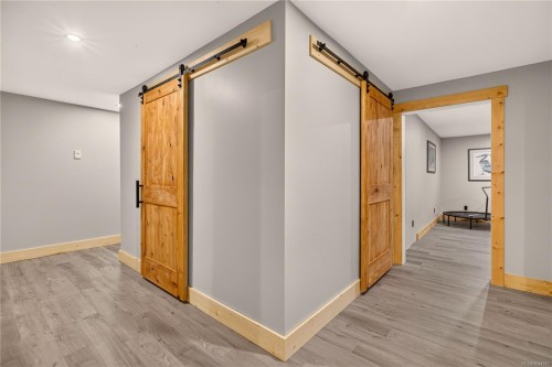 1258 Barr Dr, Merville, BC 