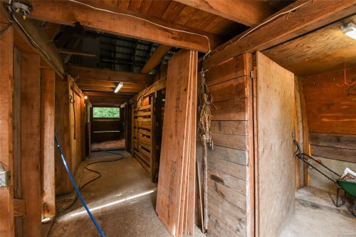 1258 Barr Dr, Merville, BC 