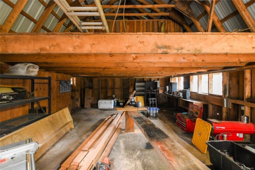 1258 Barr Dr, Merville, BC 