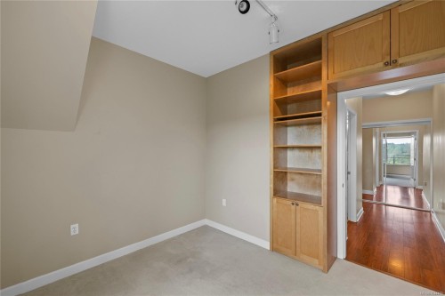 #433-650 Berwick Rd North, Qualicum Beach, BC - Indoor Photo Showing Other Room