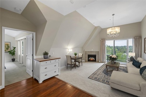 #433-650 Berwick Rd North, Qualicum Beach, BC - Indoor Photo Showing Other Room With Fireplace