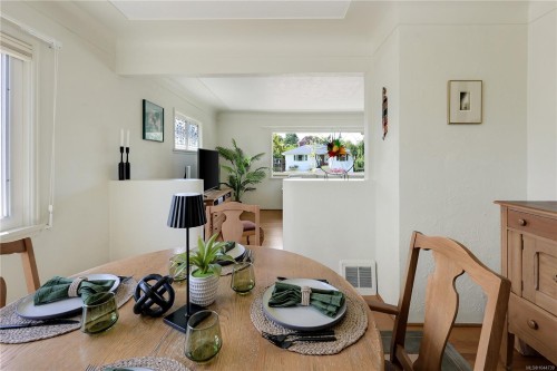 2471 Dryfe St, Oak Bay, BC 