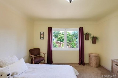 2471 Dryfe St, Oak Bay, BC 
