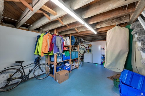 2471 Dryfe St, Oak Bay, BC 