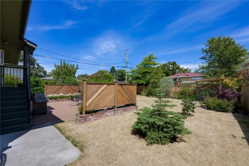 2471 Dryfe St, Oak Bay, BC 